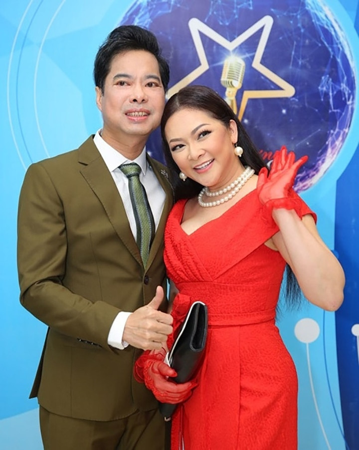 Đường tình của Ngọc Sơn: Độc thân tuổi 54, từng yêu thầm 2 mỹ nhân - Hình 3 Duong tinh cua Ngoc Son: Doc than tuoi 54, tung yeu tham 2 my nhan-Hinh-3