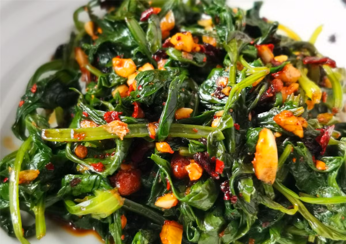 Lá cần tây mọi người thường bỏ đi lại có tác dụng chữa bệnh - Hình 10 La can tay moi nguoi thuong bo di lai co tac dung chua benh-Hinh-10