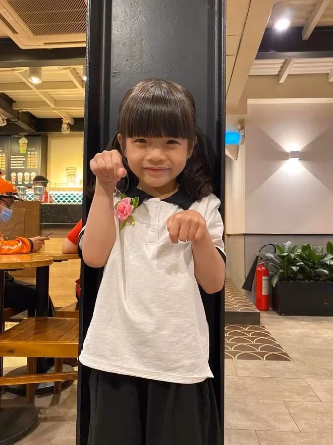 Be gai 6 tuoi noi tieng Anh nhu nguoi ban xu-Hinh-2