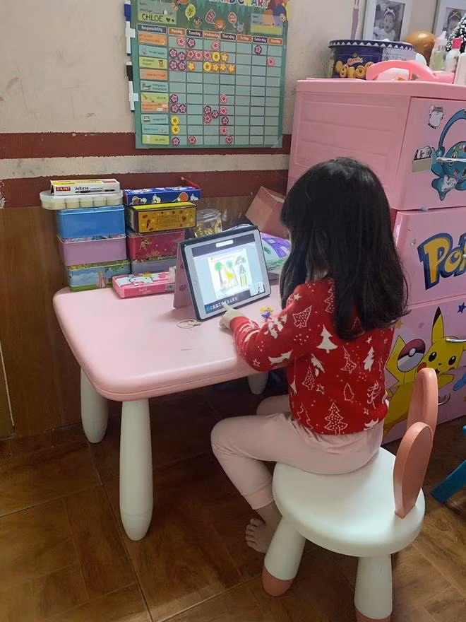 Be gai 6 tuoi noi tieng Anh nhu nguoi ban xu-Hinh-3