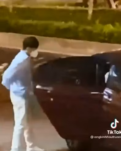 Khoảnh khắc Puka và Gin Tuấn Kiệt hẹn hò ngoài phố - Hình 2 Khoanh khac Puka va Gin Tuan Kiet hen ho ngoai pho-Hinh-2