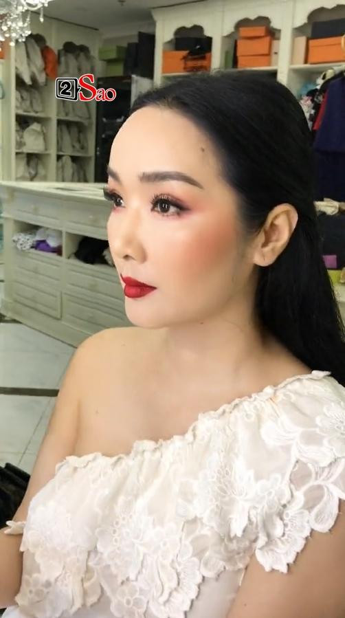 ó thể thấy Giáng My không chú trọng việc trưng bày mà có vẻ chỉ cần bảo quản đồ hiệu một cách an toàn nhất trong những chiếc túi là được bởi công bằng mà nói, những chiếc túi vải mềm sẽ giúp giảm thiểu tình trạng xước sát bề mặt túi, chống ẩm mốc hiệu quả hơn, từ đó giữ cho túi bền đẹp lâu hơn.