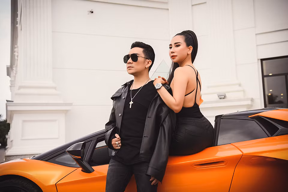 Quang Ha lai Lamborghini 70 ty cho nu CEO nong bong du xuan-Hinh-4