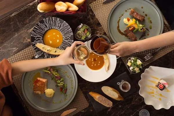 5 thuc pham nguy hiem ban khong nen goi khi di an nha hang