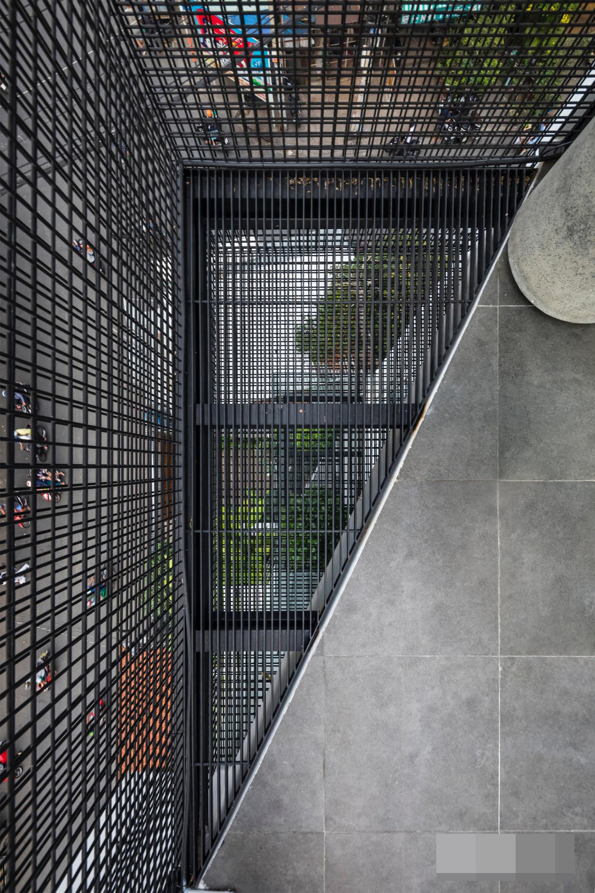 Resort pho an minh sau buc tuong cao va canh cong go-Hinh-15