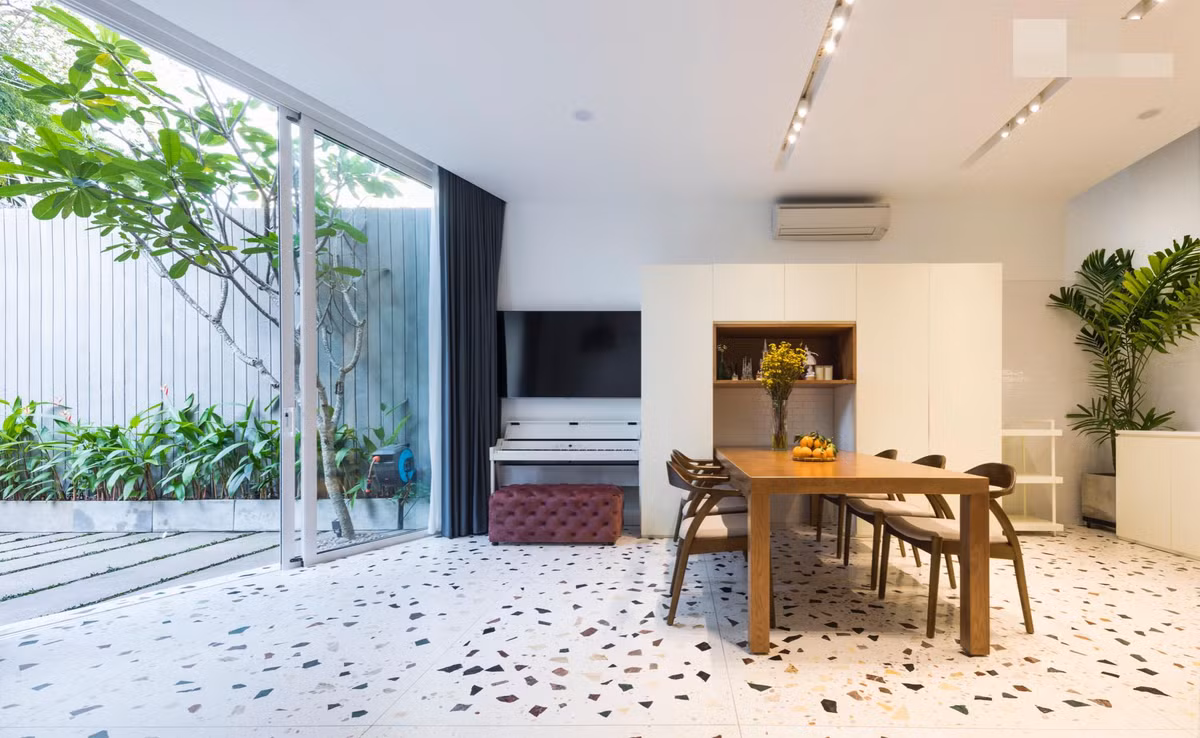 Resort pho an minh sau buc tuong cao va canh cong go-Hinh-13