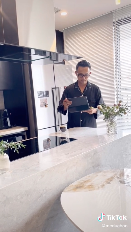 Cận cảnh căn bếp sang-xịn-mịn gần 400 triệu của MC Đức Bảo VTV - Hình 3 Can canh can bep sang-xin-min gan 400 trieu cua MC Duc Bao VTV-Hinh-3