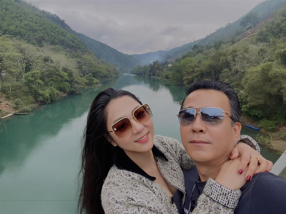 'Vua ca Koi' va Ha Thanh Xuan 'ben nhau khap the gian' truoc cuoi-Hinh-6