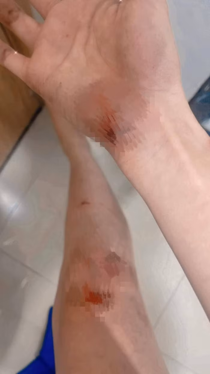 Hoa hau Diem Huong gap phai su co giao thong khien nhieu nguoi lo lang-Hinh-3