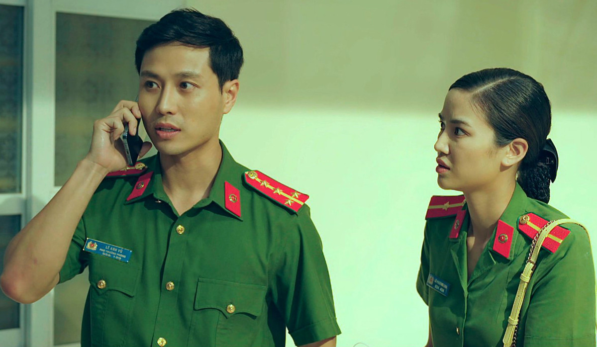 Nỗi khổ của dàn diễn viên đóng vai công an trong 'Đấu trí' Noi kho cua dan dien vien dong vai cong an trong 'Dau tri'