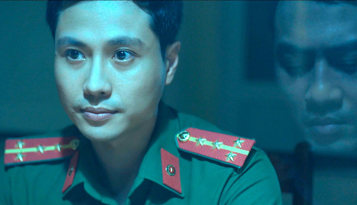 Nỗi khổ của dàn diễn viên đóng vai công an trong 'Đấu trí' - Hình 3 Noi kho cua dan dien vien dong vai cong an trong 'Dau tri'-Hinh-3