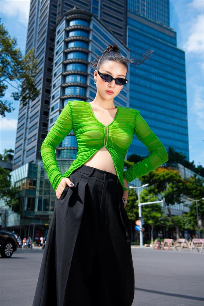 Hoang Oanh dung hang Thuy Tien, bat ngo sac voc me bim-Hinh-3