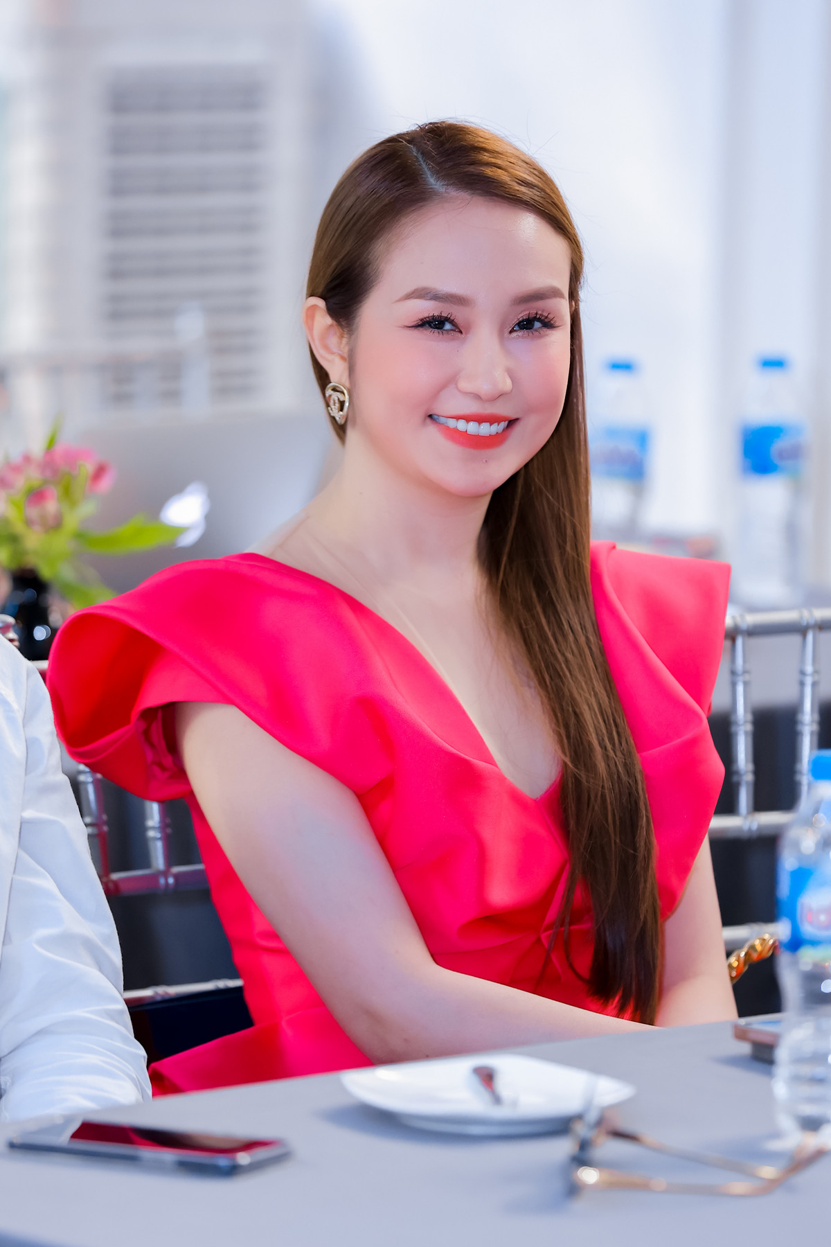 Vợ kém 12 tuổi của Tuấn Hưng: 'Ông xã lãng mạn hơn tôi!' - Hình 2 Vo kem 12 tuoi cua Tuan Hung: 'Ong xa lang man hon toi!'-Hinh-2