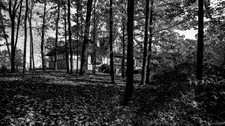 Kẻ giết người hàng loạt giấu hơn 5.000 mảnh xương sau nhà - Hình 4 Ke giet nguoi hang loat giau hon 5.000 manh xuong sau nha-Hinh-4