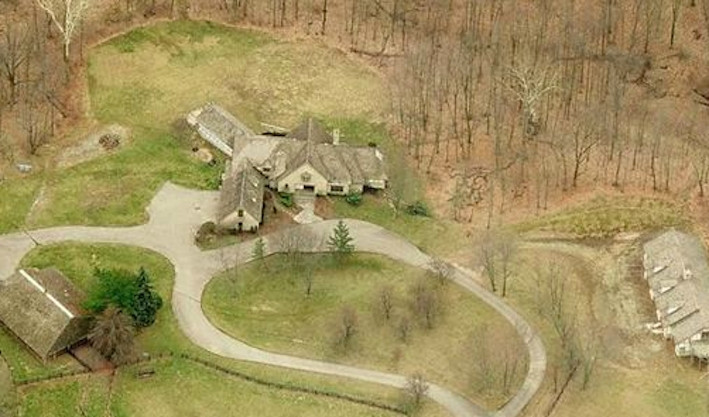 Kẻ giết người hàng loạt giấu hơn 5.000 mảnh xương sau nhà - Hình 3 Ke giet nguoi hang loat giau hon 5.000 manh xuong sau nha-Hinh-3