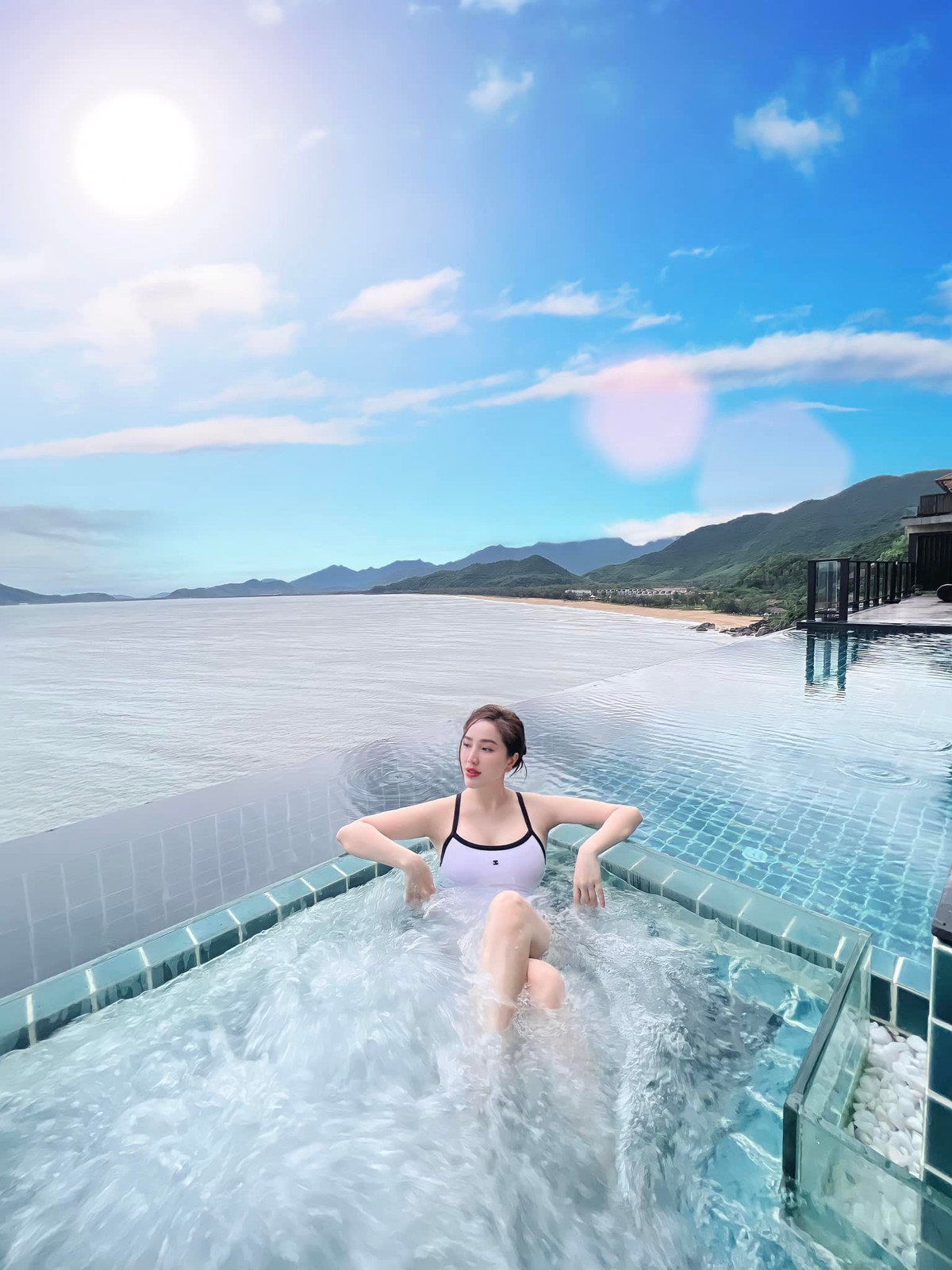 Loat my nhan Viet nong bong voi bikini-Hinh-3