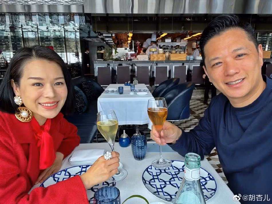 Cuoc song A hau Hong Kong co chong nghi ngoai tinh, an bam vo-Hinh-7