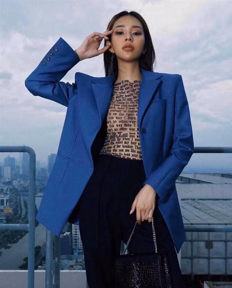 Hoa hau Luong Thuy Linh 'xam tro day minh' di lam giam khao-Hinh-3