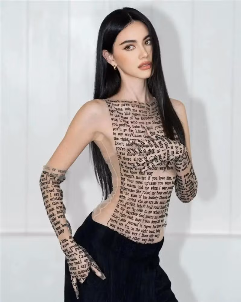 Hoa hau Luong Thuy Linh 'xam tro day minh' di lam giam khao-Hinh-9