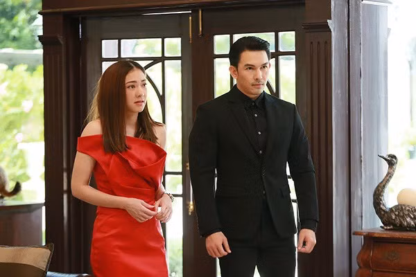 Phong ngu cua ban gai day quan ao dan ong va su that kho tin