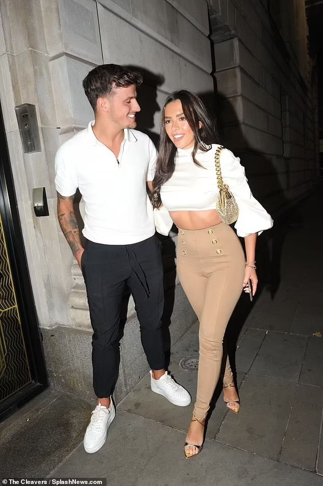 Con gai Michael Owen hen ho ban dien-Hinh-2