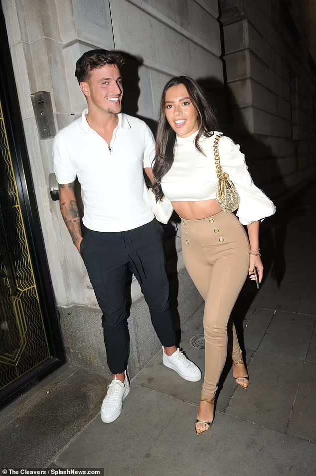 Con gai Michael Owen hen ho ban dien