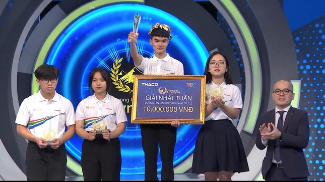 Duong Len Dinh Olympia: Thi sinh truong chuyen rap cuc chat-Hinh-2