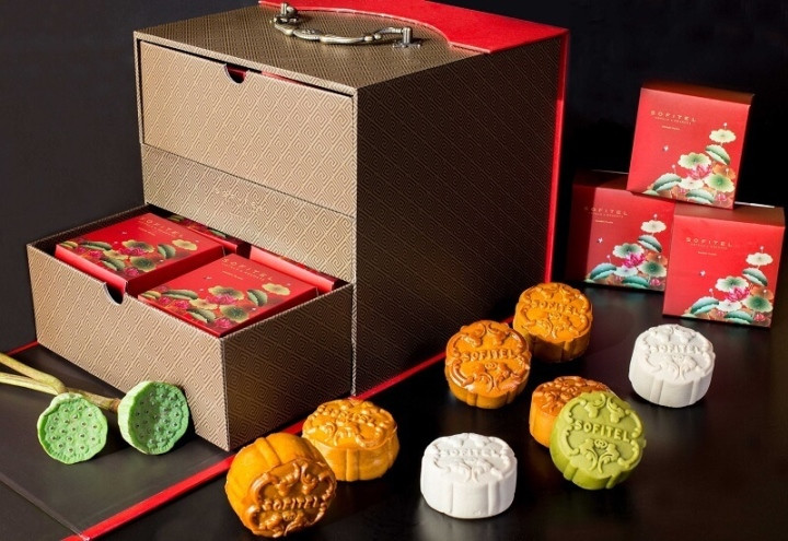 Banh trung thu mau me, dat do: Khach thich 'nem tien qua cua so'-Hinh-3