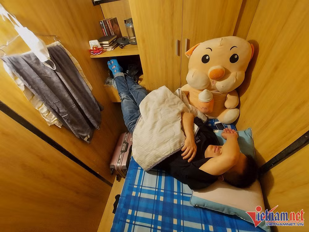 Chấp nhận sống khổ trong những chiếc hộp ngủ để tiết kiệm Chap nhan song kho trong nhung chiec hop ngu de tiet kiem