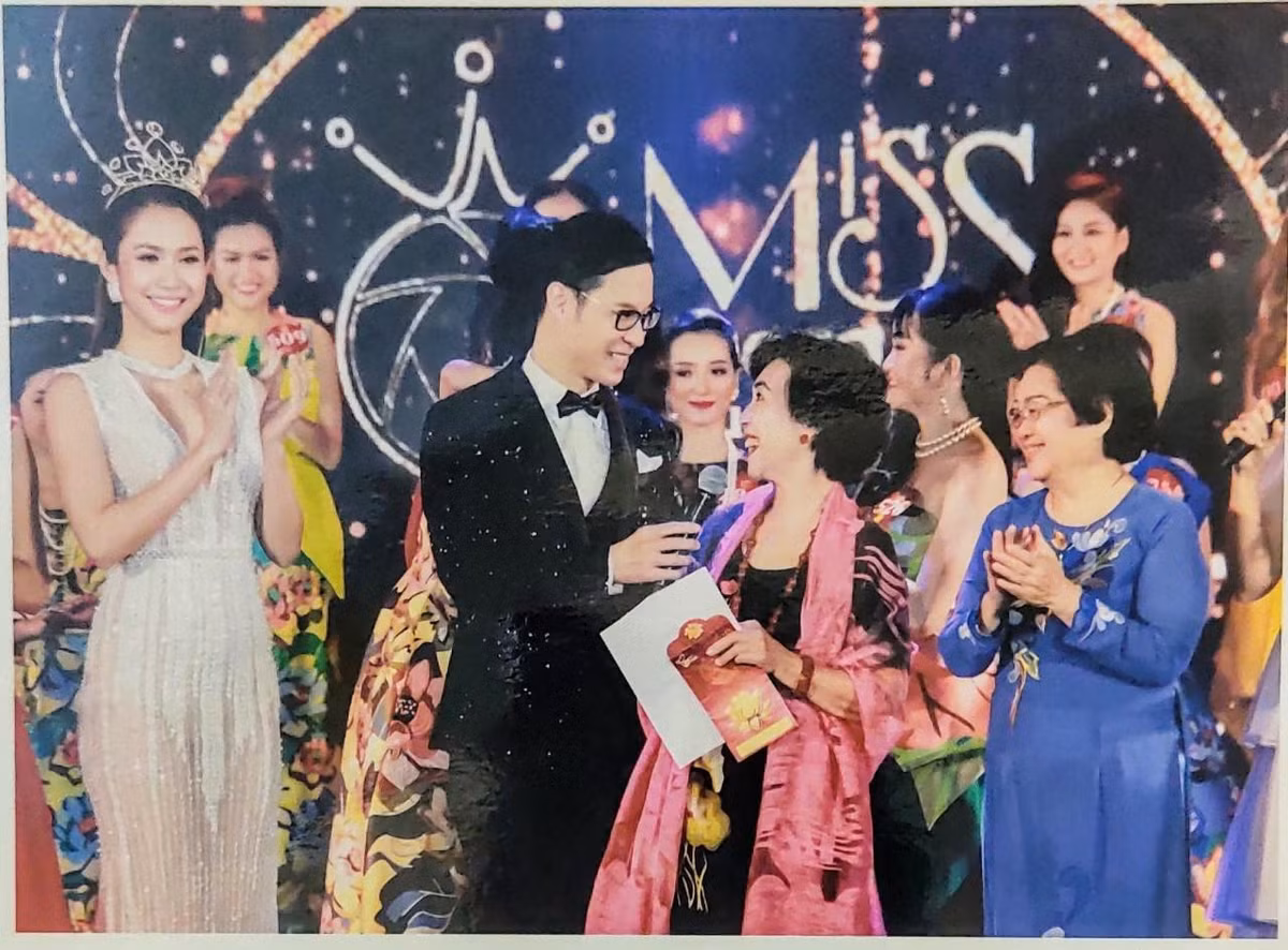 'Ba trum' giam khao tiet lo chuyen do dac voc dang thi sinh hoa hau