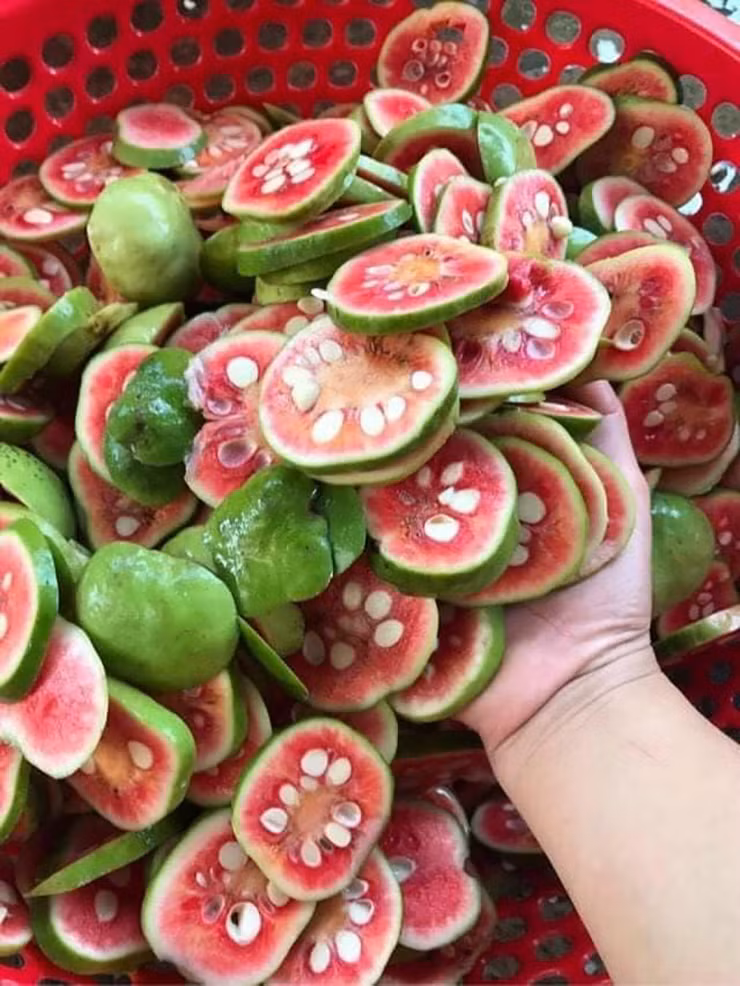 Chay ngoài tác dụng làm thực phẩm thì nó còn có tác dụng trong Đông y như một vị thuốc chữa bệnh.