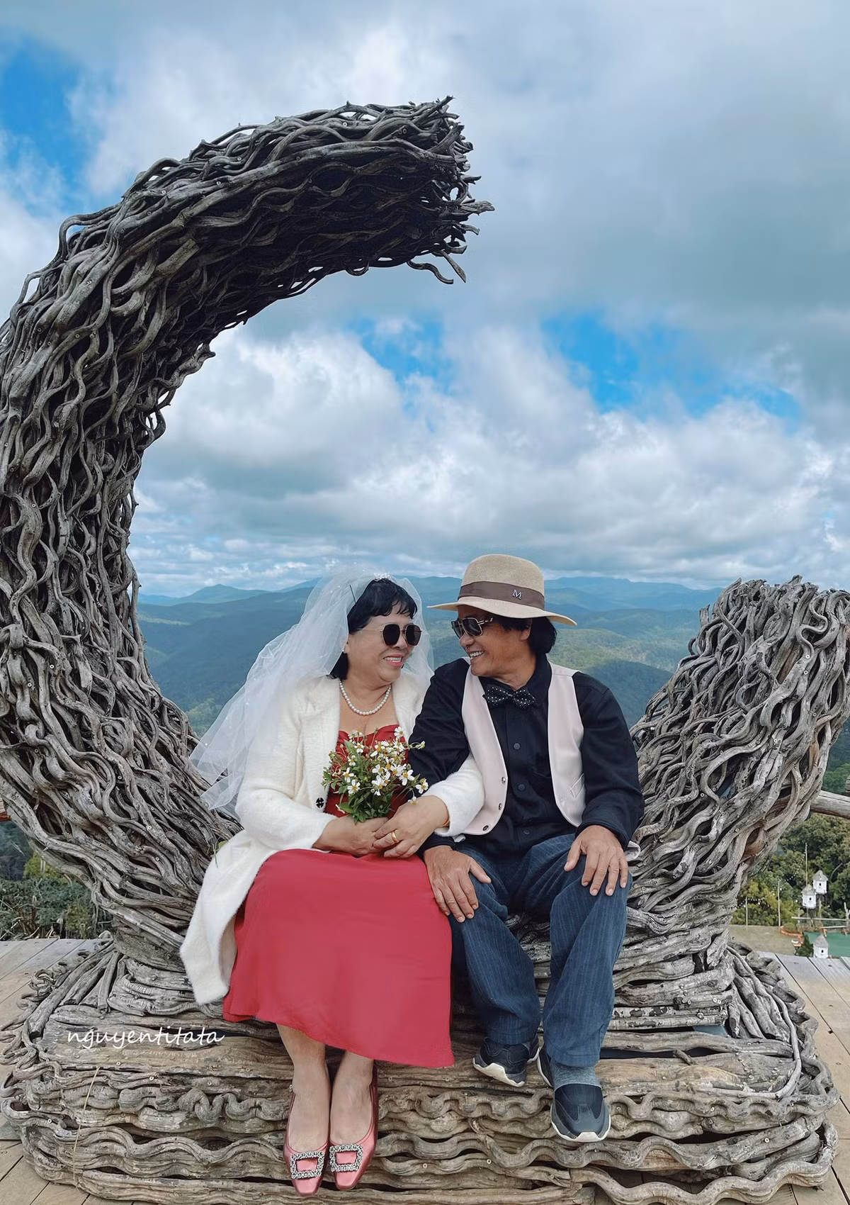 Cac con tang cha me bo anh cuoi bat ngo o Da Lat