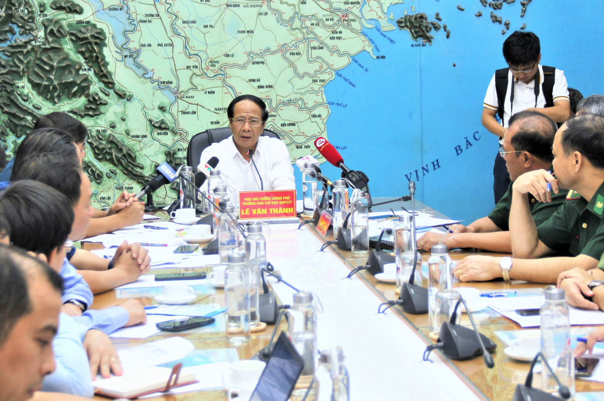 Bao so 4 giat cap 17, mien Trung mua to tu chieu 27/9-Hinh-4