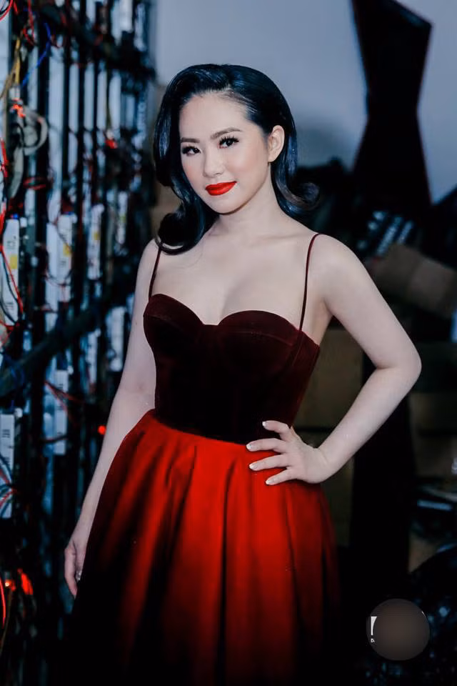 Luong Bich Huu xuat hien voi vong 2 lum lum, nghi van dang mang bau-Hinh-2