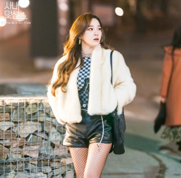 2 nữ thần phong cách công sở mới của phim Hàn - Hình 3 2 nu than phong cach cong so moi cua phim Han-Hinh-3