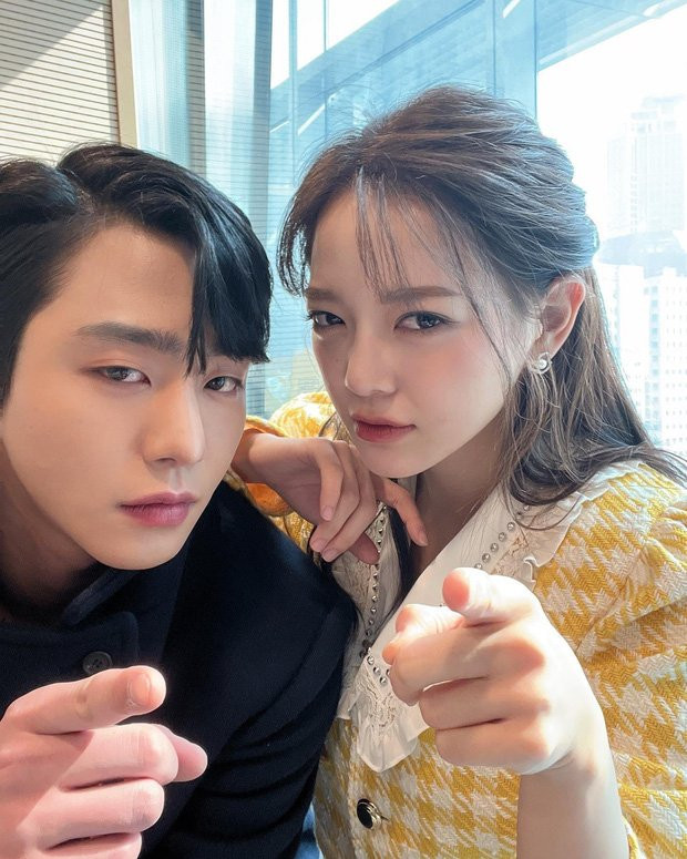 2 nữ thần phong cách công sở mới của phim Hàn - Hình 13 2 nu than phong cach cong so moi cua phim Han-Hinh-13