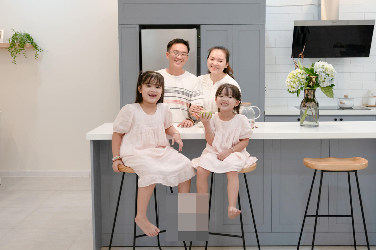 Ngoi nha co nhieu cua so nhu ban giao huong cua gio va anh sang