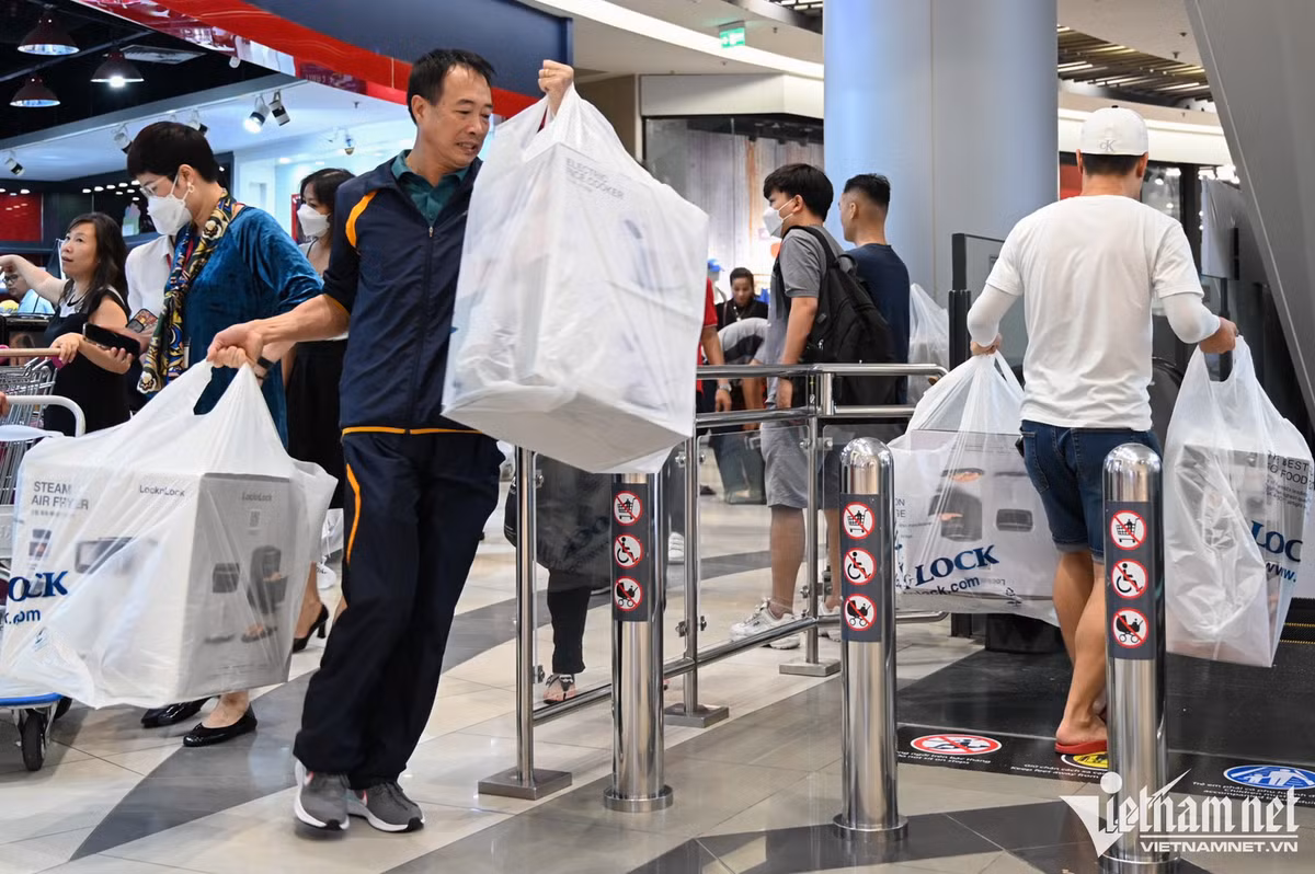 Cuoc do bo trung tam thuong mai 'vo vet' hang ngay Black Friday-Hinh-5