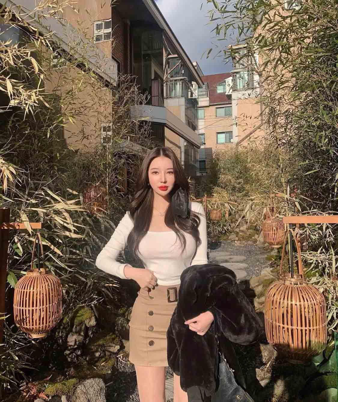 Nguoi dep mac trang phuc ton ve nu tinh, 