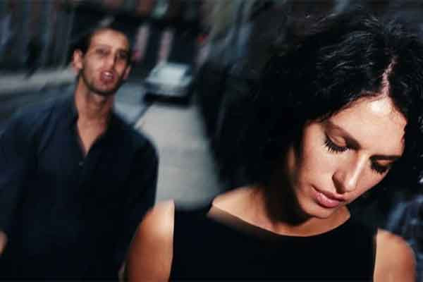 Lao vao danh ghen giua pho, toi dau don nghe chong noi loi nay