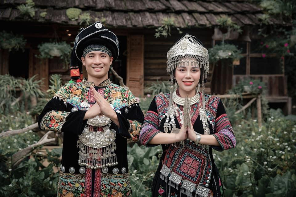 Vo tieu thu mo tiec mung Bui Tien Dung trong tu gia xin so-Hinh-5