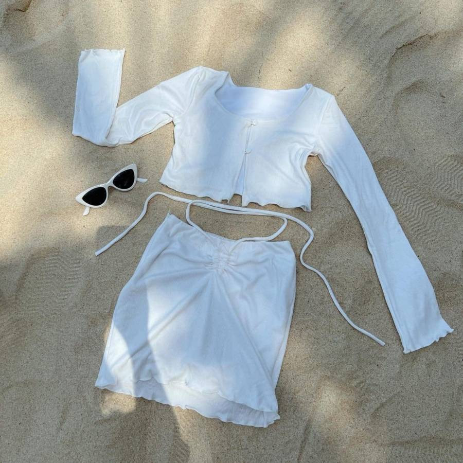 Nguoi mau Pham Anh Thu dien ao croptop hung ho-Hinh-3