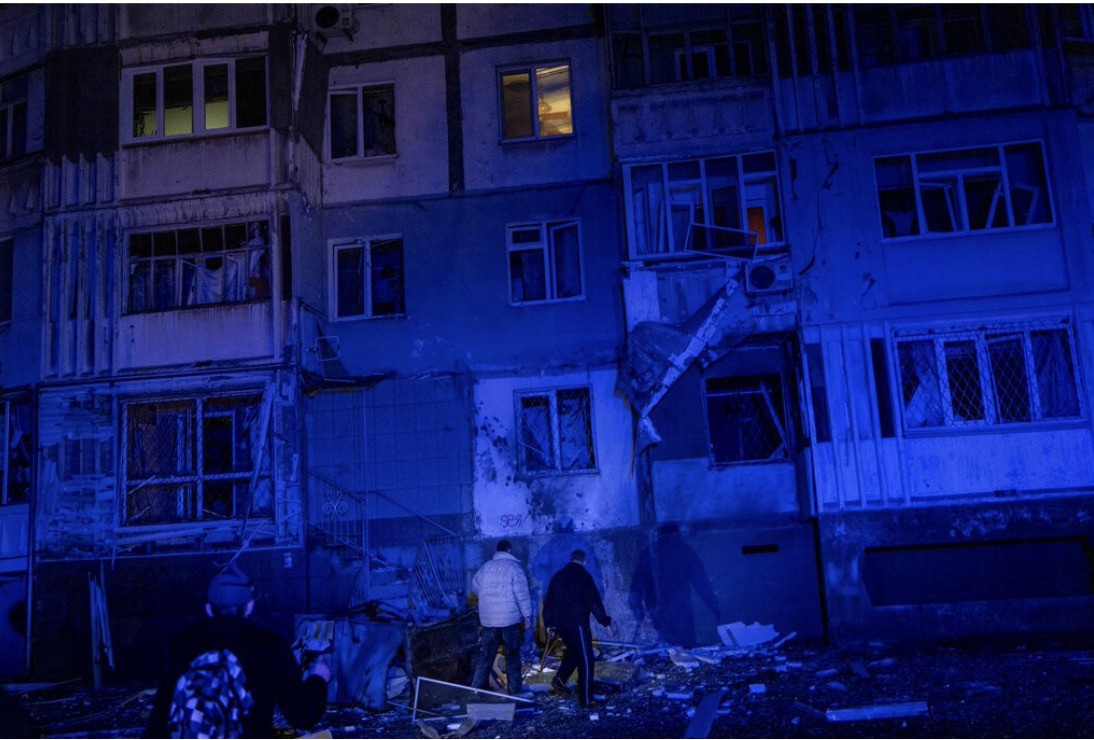 Kherson bi oanh tac du doi, Crum kich hoat he thong phong khong