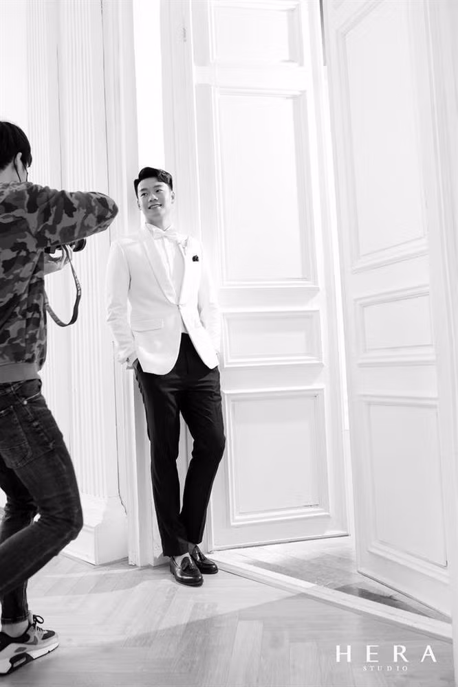 Lo hau truong chup anh cuoi cau thu noi tieng tuyen Viet Nam-Hinh-7