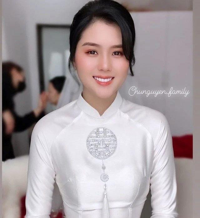 Lo hau truong chup anh cuoi cau thu noi tieng tuyen Viet Nam-Hinh-2