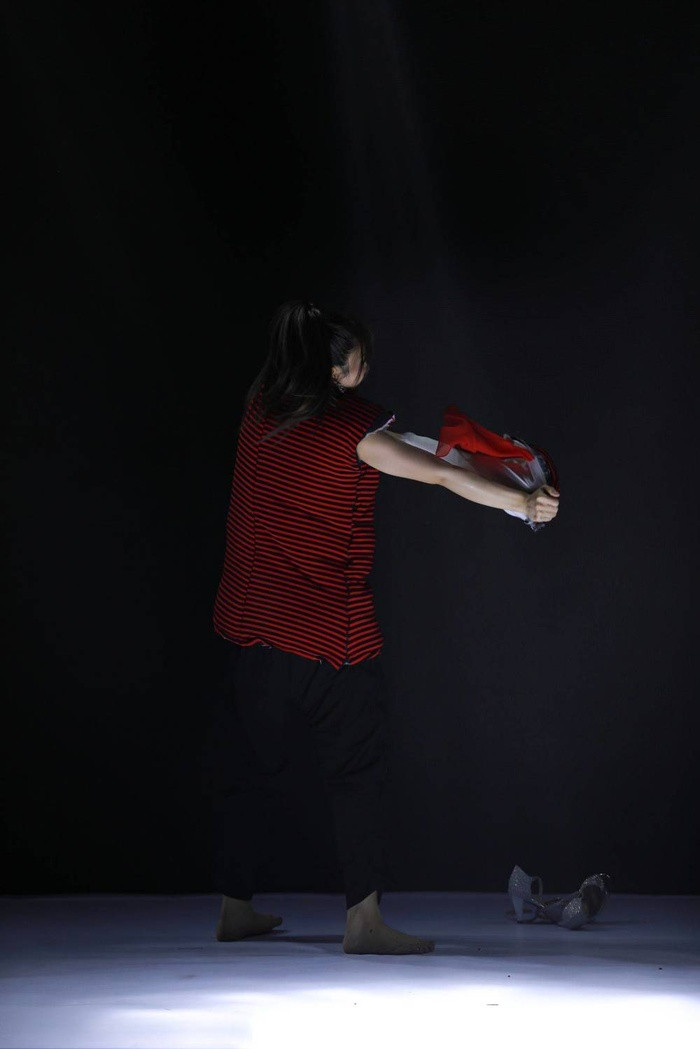 Lê Bống gây xúc động khi chia sẻ hành trình 'vịt hóa thiên nga' - Hình 3 Le Bong gay xuc dong khi chia se hanh trinh 'vit hoa thien nga'-Hinh-3