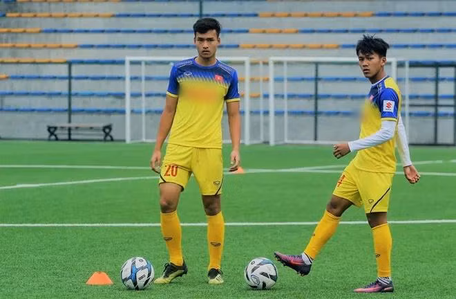 Doi truong U23 Bui Hoang Viet Anh: Chang trai so nuoc mat cua me