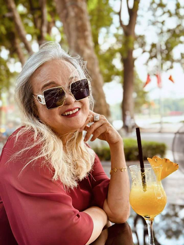 NSND Hoàng Cúc Sau 10 năm chiến đấu với ung thư - Hình 11 NSND Hoang Cuc Sau 10 nam chien dau voi ung thu-Hinh-11