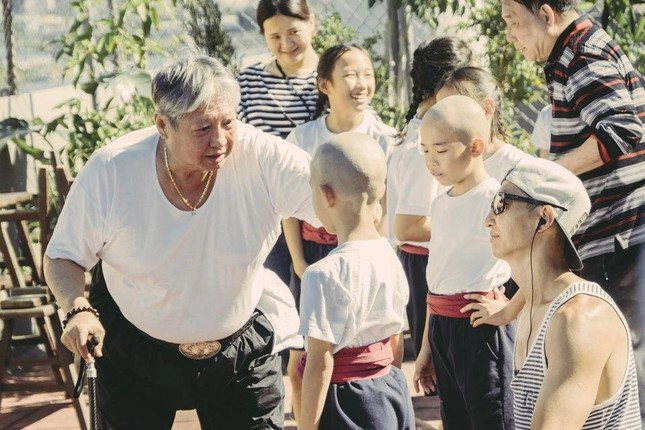 Tuoi xe chieu cua sieu sao vo thuat Trung Quoc