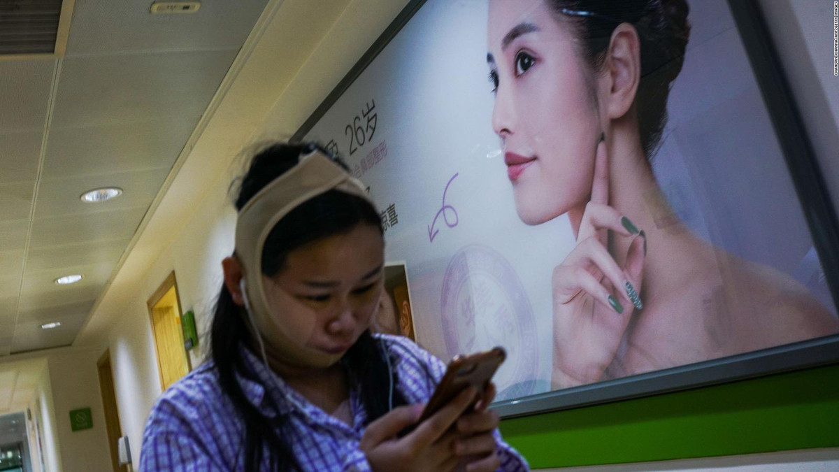 Thuong Hai cam nguoi duoi 18 tuoi cat mi, xam minh-Hinh-2